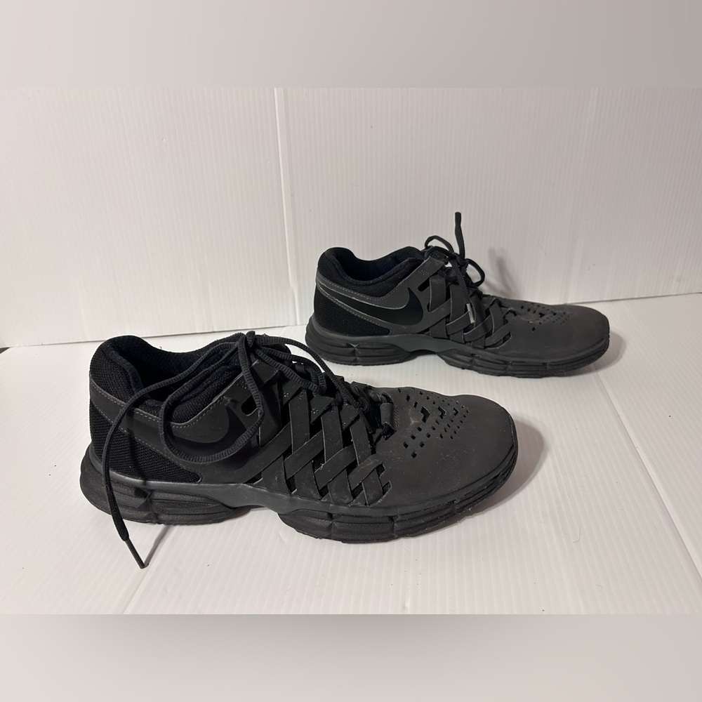Nike #898066-010 black lunar training shoe men size 11